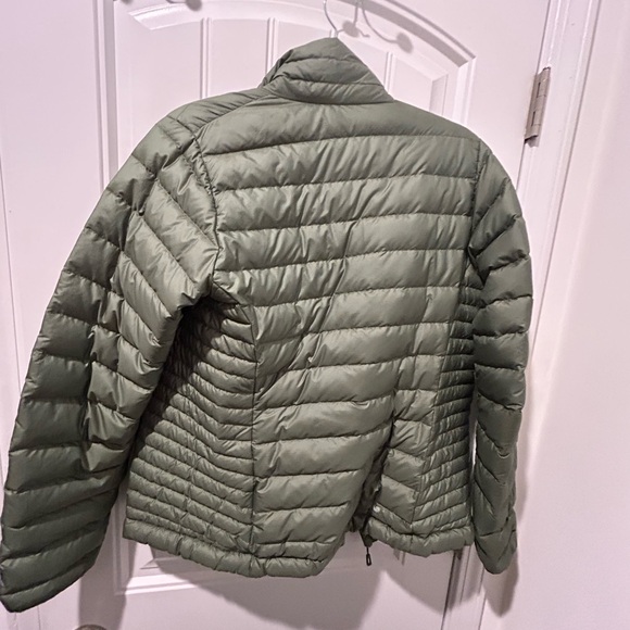 EUC Patagonia Down Sweater Jacket Green; ladies medium - Picture 5 of 7